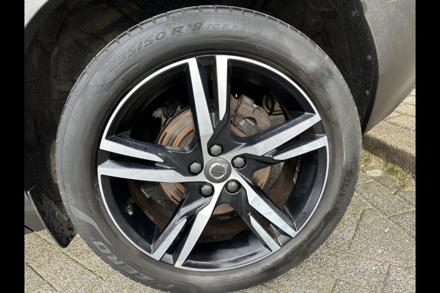 Volvo XC40 1.5 T5 Recharge R-Design | Leder | Electr Trekhaak 1800kg | Stoelverwarming | Navi | occasion