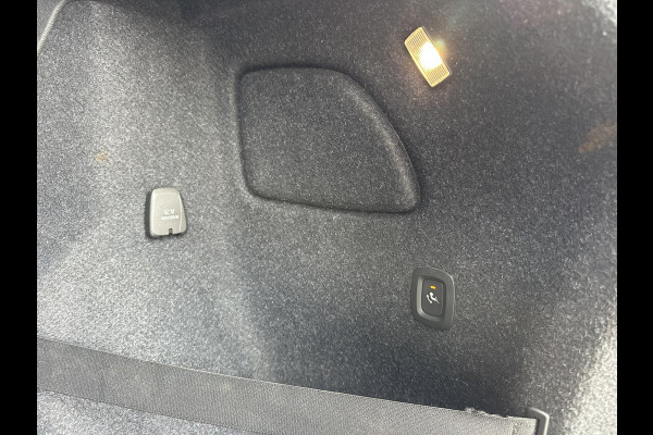 Volvo XC40 1.5 T5 Recharge R-Design | Leder | Electr Trekhaak 1800kg | Stoelverwarming | Navi | occasion