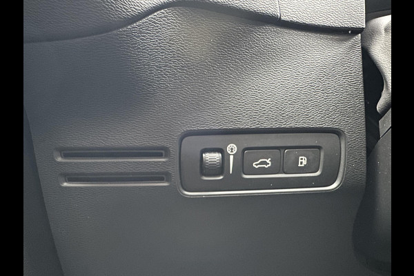 Volvo XC40 1.5 T5 Recharge R-Design | Leder | Electr Trekhaak 1800kg | Stoelverwarming | Navi | occasion