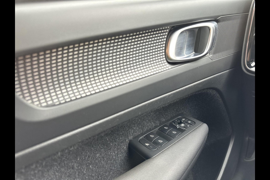 Volvo XC40 1.5 T5 Recharge R-Design | Leder | Electr Trekhaak 1800kg | Stoelverwarming | Navi | occasion