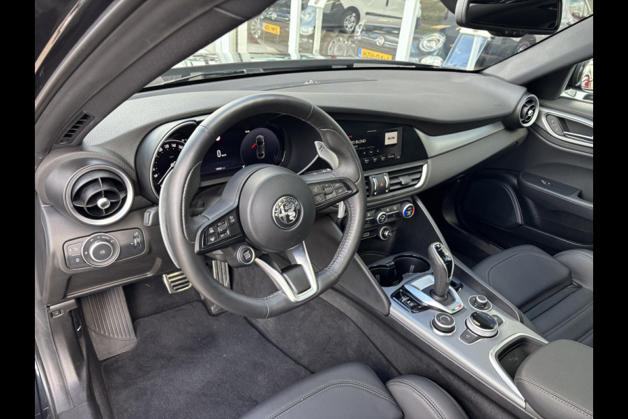 Alfa Romeo Giulia 2.0T 280 AWD Veloce | 19" Velgen | Panoramadak | Adas 2 | Carplay en Android Let op auto niet altijd aanwezig