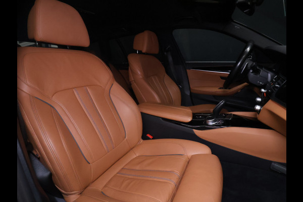 BMW 5 Serie Touring 520i High Executive Edition M Sport [TREKHAAK INKLAPBAAR, CAMERA, APPLE CARPLAY, ANDROID AUTO, MEMORY SEATS, M STUURWIEL, VOL LEDER, NIEUWSTAAT]