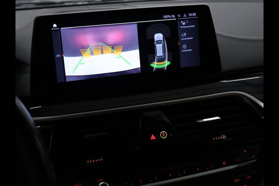 BMW 5 Serie Touring 520i High Executive Edition M Sport [TREKHAAK INKLAPBAAR, CAMERA, APPLE CARPLAY, ANDROID AUTO, MEMORY SEATS, M STUURWIEL, VOL LEDER, NIEUWSTAAT]