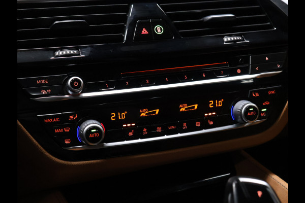 BMW 5 Serie Touring 520i High Executive Edition M Sport [TREKHAAK INKLAPBAAR, CAMERA, APPLE CARPLAY, ANDROID AUTO, MEMORY SEATS, M STUURWIEL, VOL LEDER, NIEUWSTAAT]