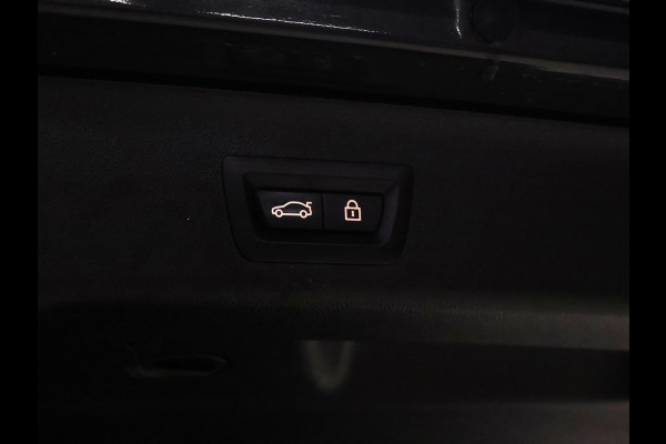 BMW 5 Serie Touring 520i High Executive Edition M Sport [TREKHAAK INKLAPBAAR, CAMERA, APPLE CARPLAY, ANDROID AUTO, MEMORY SEATS, M STUURWIEL, VOL LEDER, NIEUWSTAAT]