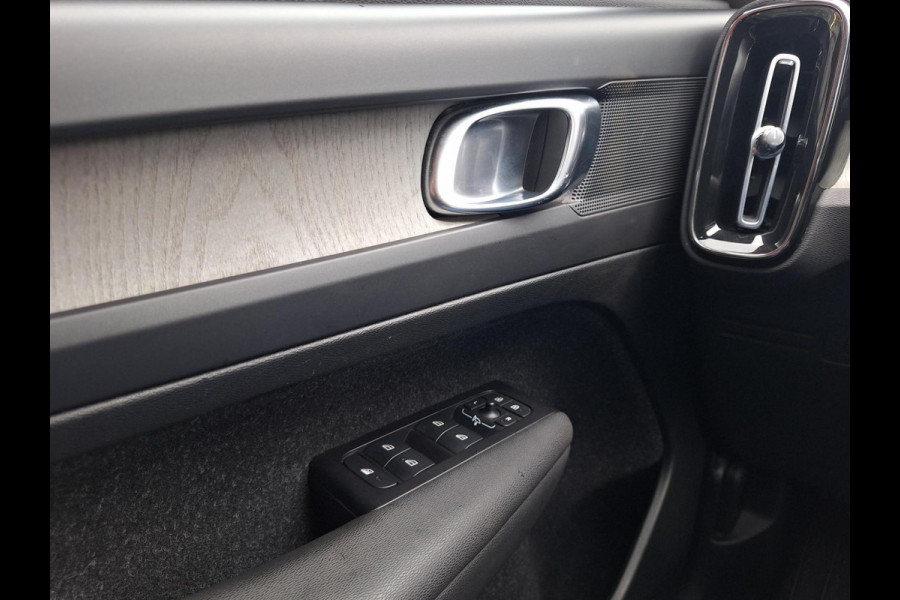 Volvo XC40 1.5 T5 Recharge R-Design | Trekhaak 1800kg | Leder | stoelverwarming | Blindspot | occasion
