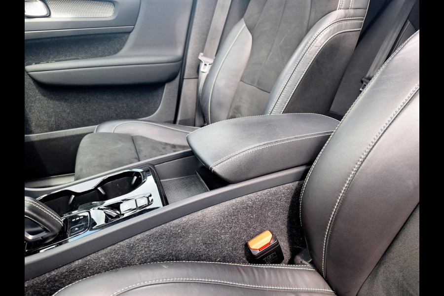 Volvo XC40 1.5 T4 Recharge R-Design | Trekhaak 1800kg | Pano | Leder Alcantara | Two Tone | (occasion)