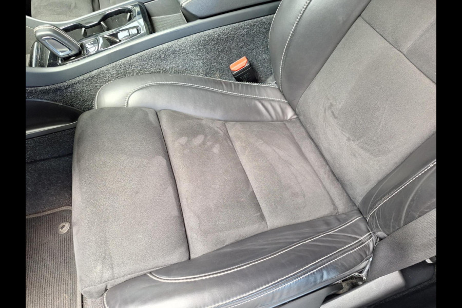 Volvo XC40 1.5 T4 Recharge R-Design | Trekhaak 1800kg | Pano | Leder Alcantara | Two Tone | (occasion)