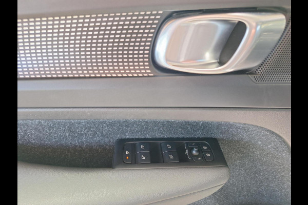 Volvo XC40 1.5 T4 Recharge R-Design | Trekhaak 1800kg | Pano | Leder Alcantara | Two Tone | (occasion)