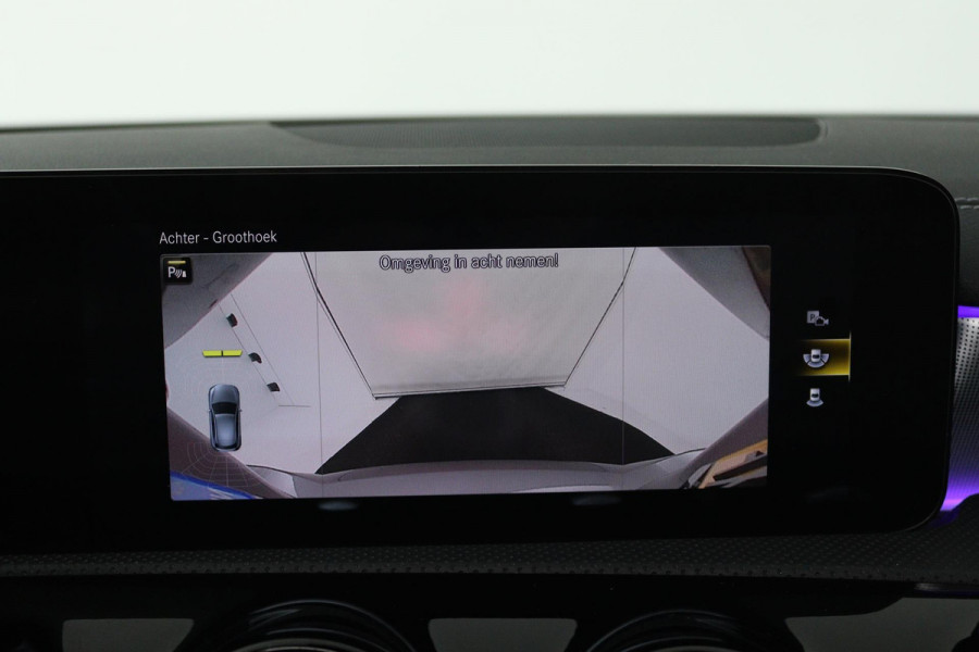 Mercedes-Benz A-Klasse 250 e Business Solution AMG Limited (PANORAMADAK, SFEERVERLICHTING, STOELVERWARMING, ACHTERUITRIJCAMERA)