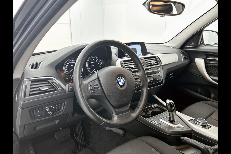 BMW 1-serie 118i Corporate Lease Executive (NL-auto, Goed OnderH, Navi, Climate Con, Parkeersensoren, Cruise Con, Etc)