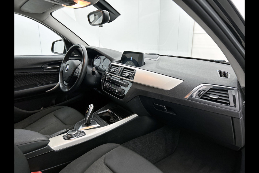 BMW 1-serie 118i Corporate Lease Executive (NL-auto, Goed OnderH, Navi, Climate Con, Parkeersensoren, Cruise Con, Etc)