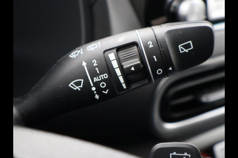 Hyundai Kona EV *14.091 KM* + TREKHAAK | CAMERA | HEAD-UP | APPLE CARPLAY / ANDROID AUTO | ADAPTIVE CRUISE