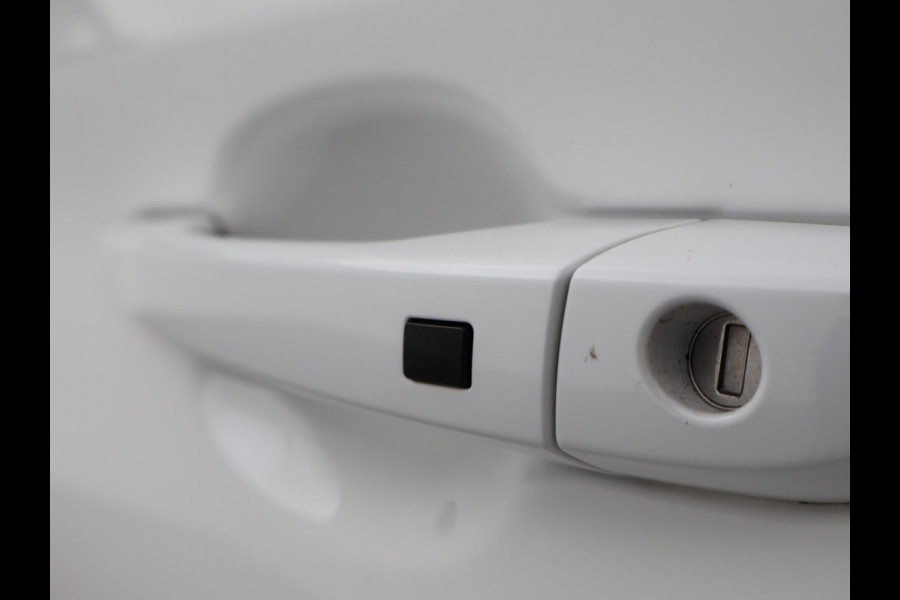 Hyundai Kona EV *14.091 KM* + TREKHAAK | CAMERA | HEAD-UP | APPLE CARPLAY / ANDROID AUTO | ADAPTIVE CRUISE