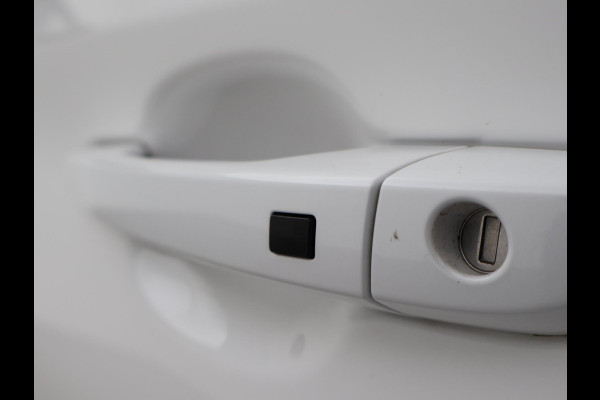 Hyundai Kona EV *14.091 KM* + TREKHAAK | CAMERA | HEAD-UP | APPLE CARPLAY / ANDROID AUTO | ADAPTIVE CRUISE