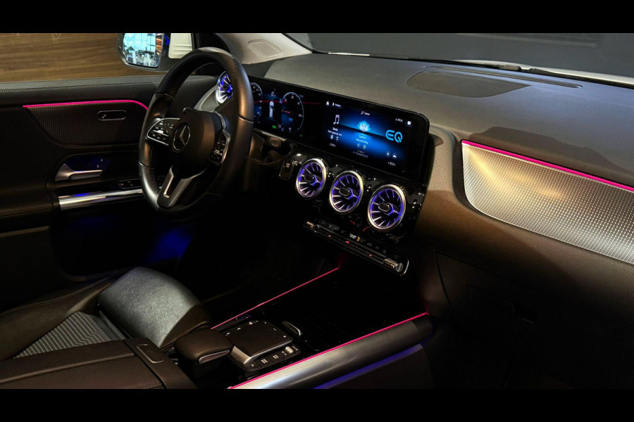 Mercedes-Benz EQA 250 Electric Art 67 kWh + PANO / CAMERA / DODEHOEK / SFEERVERLICHTING