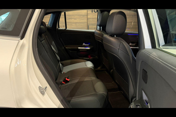 Mercedes-Benz EQA 250 Electric Art 67 kWh + PANO / CAMERA / DODEHOEK / SFEERVERLICHTING