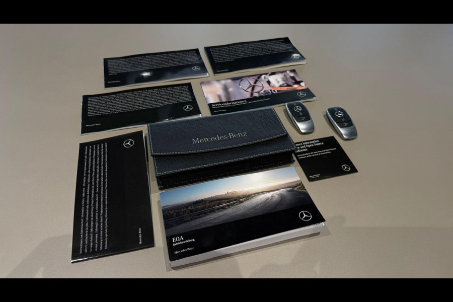 Mercedes-Benz EQA 250 Electric Art 67 kWh + PANO / CAMERA / DODEHOEK / SFEERVERLICHTING