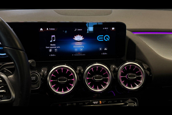 Mercedes-Benz EQA 250 Electric Art 67 kWh + PANO / CAMERA / DODEHOEK / SFEERVERLICHTING