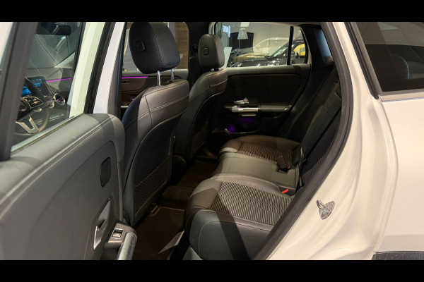 Mercedes-Benz EQA 250 Electric Art 67 kWh + PANO / CAMERA / DODEHOEK / SFEERVERLICHTING