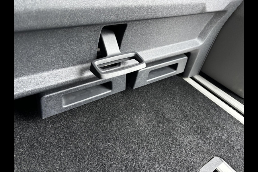 Ford Tourneo Custom 340 L1H1 Active 65 kWh | SCI | 218pk | Driver Assistance Pack | Verwarmde Voorstoelen | 8 persoons | Uniek in Nederland!