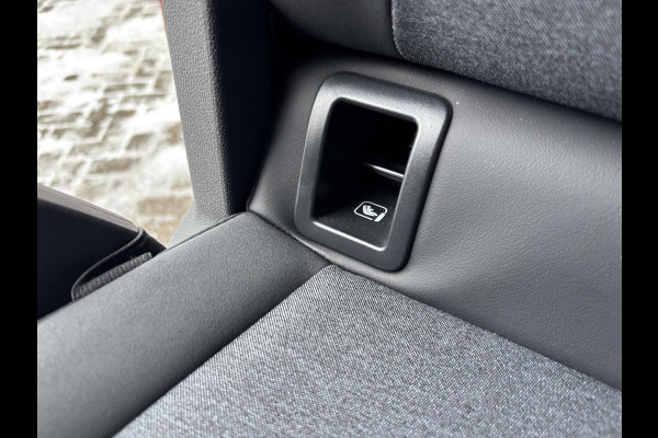 Ford Tourneo Custom 340 L1H1 Active 65 kWh | SCI | 218pk | Driver Assistance Pack | Verwarmde Voorstoelen | 8 persoons | Uniek in Nederland!