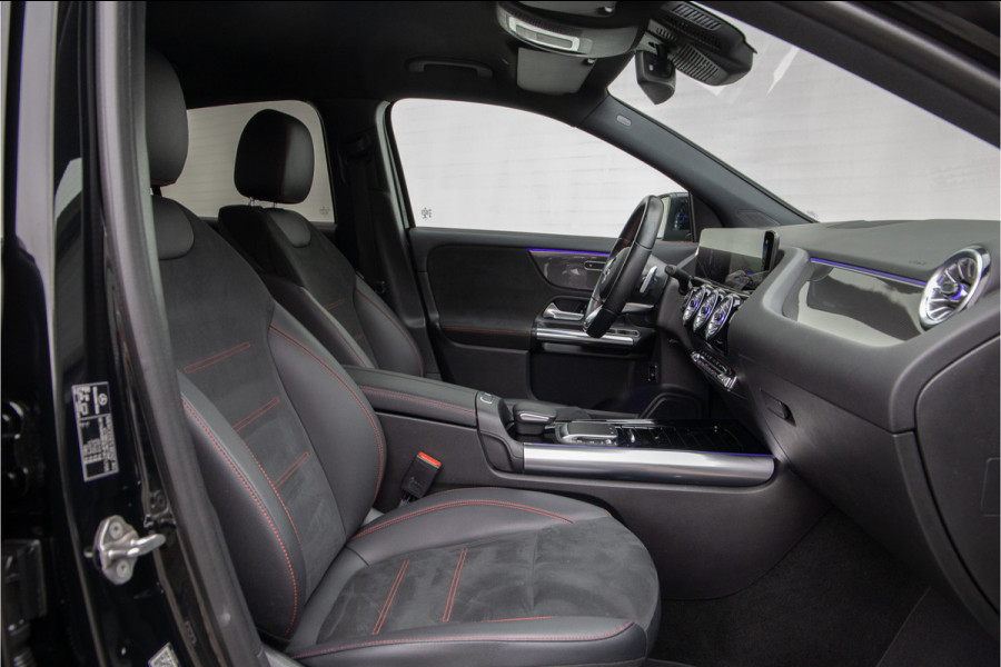 Mercedes-Benz GLA 180 AMG Nightpack, Widescreen, Distronic, Sfeerverlichting 2023