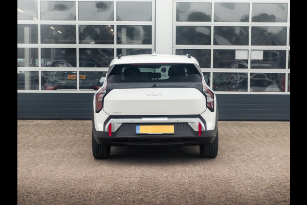Kia EV3 Plus Advanced 58.3 kWh | Binnenkort beschikbaar | Schuifkanteldak | Stoel en stuurverwarming |