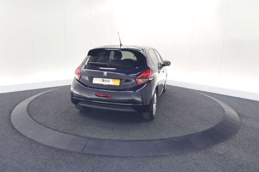 Peugeot 208 PureTech 82 Signature | Apple Carplay | Parkeersensoren | Navigatie | Airco