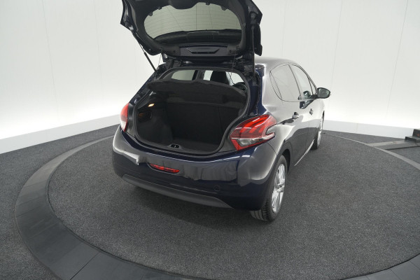 Peugeot 208 PureTech 82 Signature | Apple Carplay | Parkeersensoren | Navigatie | Airco