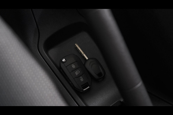 Citroën C3 PureTech 83 C-Series | Apple Carplay | Stoelverwarming | Climate Control | Parkeersensoren | Allseason Banden