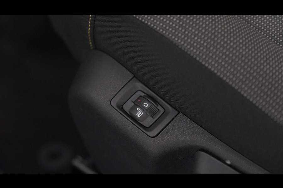 Citroën C3 PureTech 83 C-Series | Apple Carplay | Stoelverwarming | Climate Control | Parkeersensoren | Allseason Banden