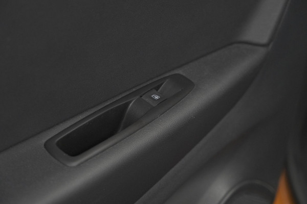 Renault Captur TCe 90 Intens | Camera | Dodehoekdetectie | Navigatie | Parkeersensoren