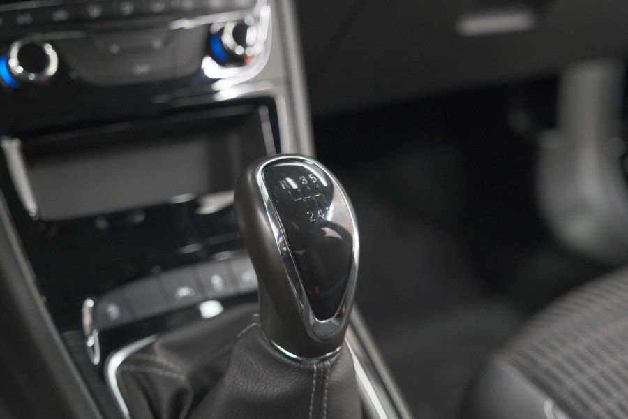 Opel Astra 1.2 Business Edition | Camera | Dodehoekdetectie | Allseason Banden | Apple Carplay