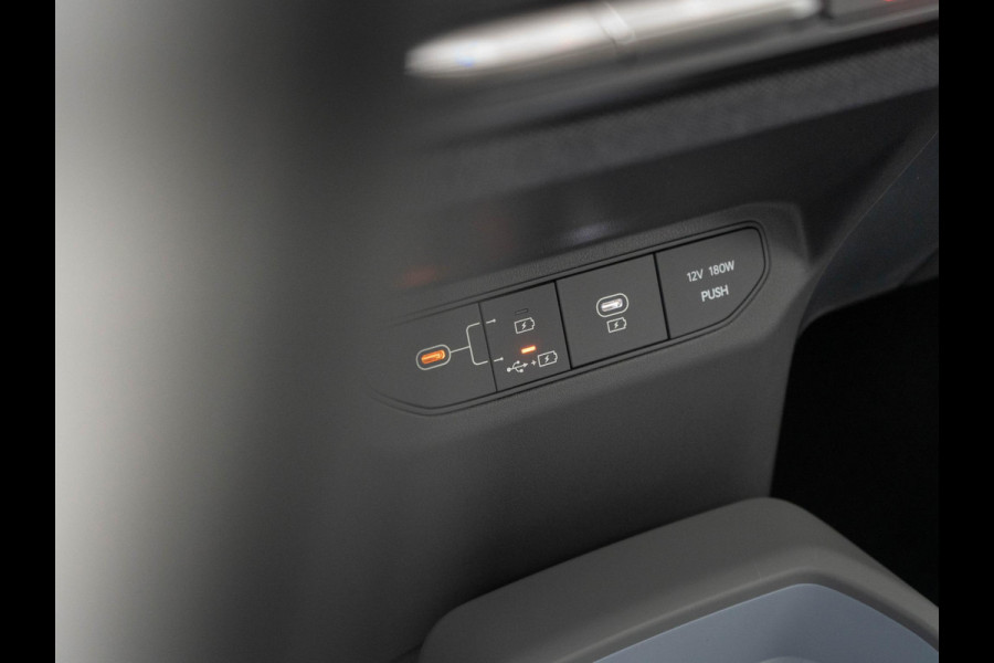 Kia EV3 Plus 58.3 kWh | Binnenkort beschikbaar | Stoel en stuurverwarming | Carplay/android auto |