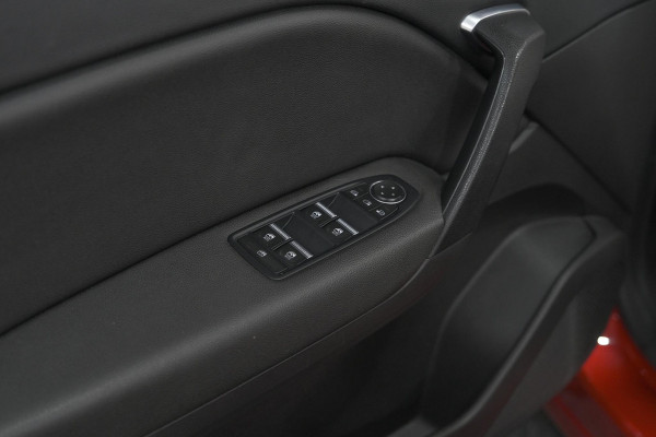 Renault Captur TCe 100 Intens | Camera | Navigatie | Parkeersensoren | Apple Carplay