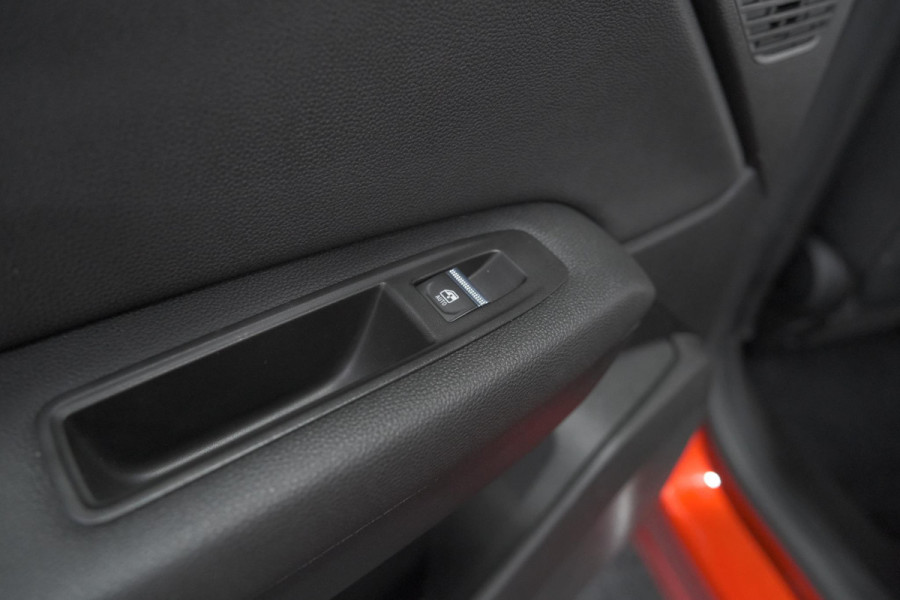 Renault Captur TCe 100 Intens | Camera | Navigatie | Parkeersensoren | Apple Carplay