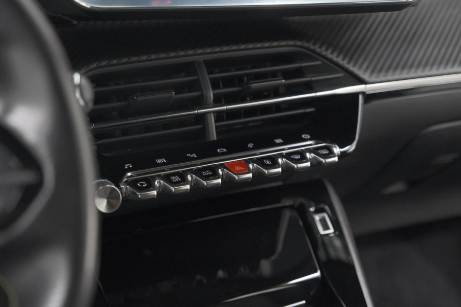Peugeot 2008 PureTech 130 GT-Line | Camera | Adaptieve Cruise Control | Allseason Banden | Navigatie