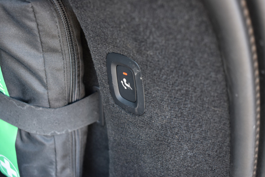 Volvo V90 T8 AWD 390PK Plug-in Hybrid R-Design | HUD | H&K | Trekhaak | Luchtvering | 360 camera | 19"LMV |