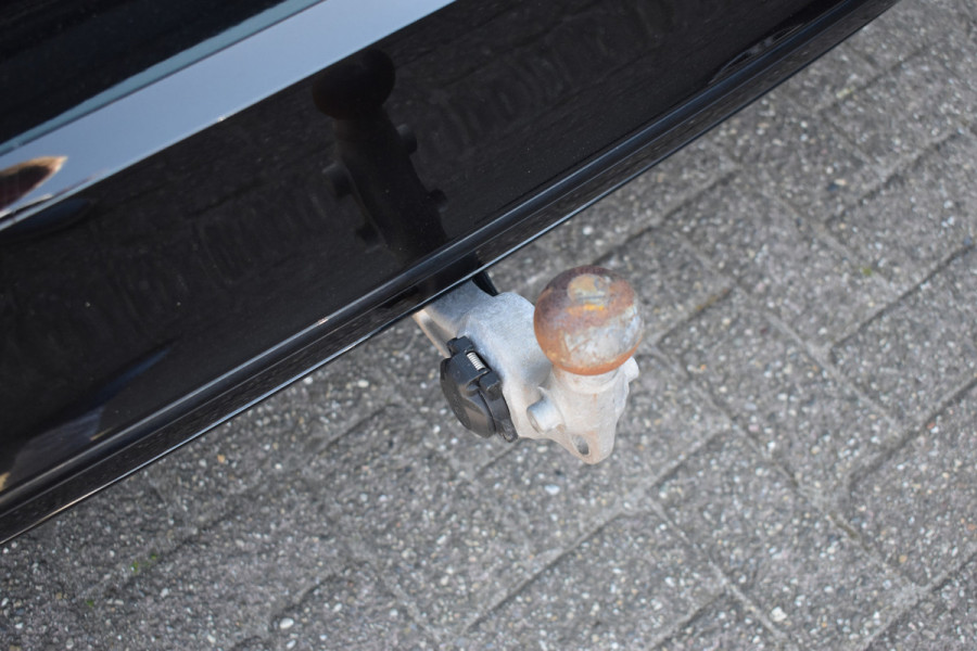 Volvo V90 T8 AWD 390PK Plug-in Hybrid R-Design | HUD | H&K | Trekhaak | Luchtvering | 360 camera | 19"LMV |