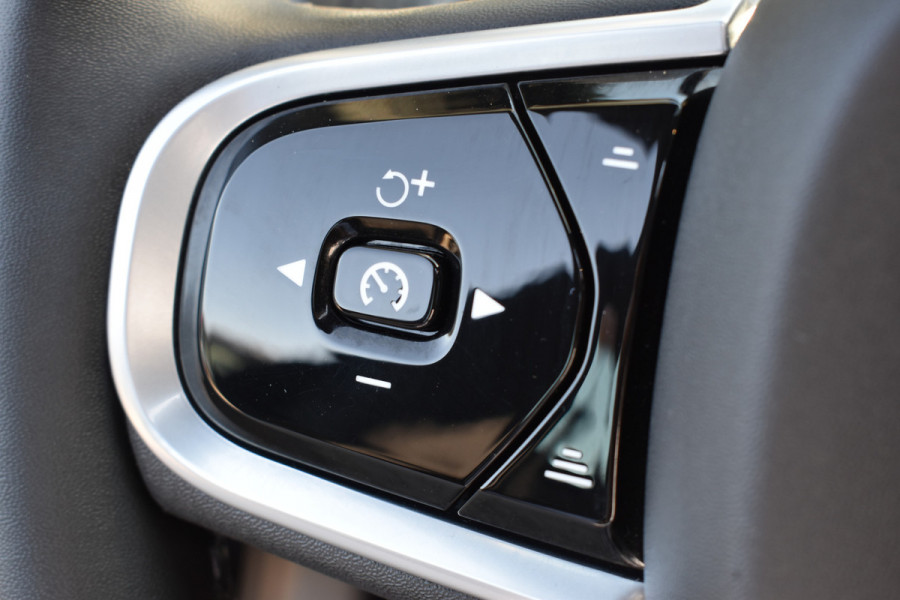 Volvo V90 T8 AWD 390PK Plug-in Hybrid R-Design | HUD | H&K | Trekhaak | Luchtvering | 360 camera | 19"LMV |