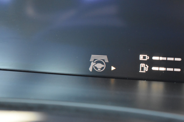 Volvo V90 T8 AWD 390PK Plug-in Hybrid R-Design | HUD | H&K | Trekhaak | Luchtvering | 360 camera | 19"LMV |