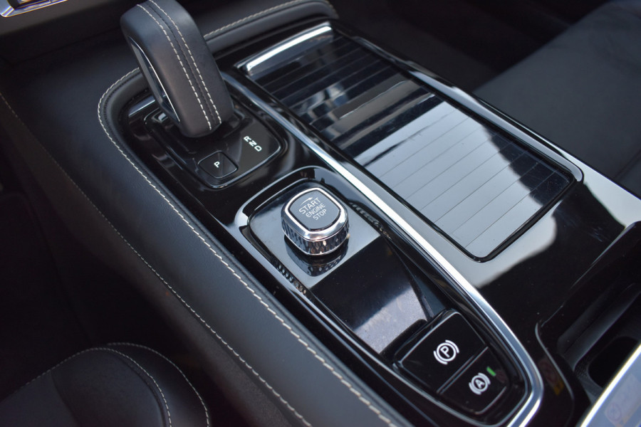 Volvo V90 T8 AWD 390PK Plug-in Hybrid R-Design | HUD | H&K | Trekhaak | Luchtvering | 360 camera | 19"LMV |