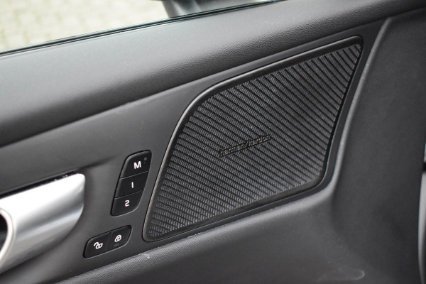 Volvo V60 T6 AWD 350PK Plug-in hybrid Plus Dark | Trekhaak | H&K | Contour stoelen | 360 Camera | 19"LMV |