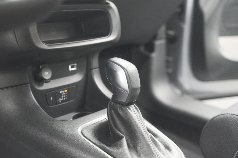 Citroën C3 PureTech 110 EAT6 Shine | Camera | Navigatie | Parkeersensoren | Apple Carplay | 17 Inch Lichtmetalen Velgen