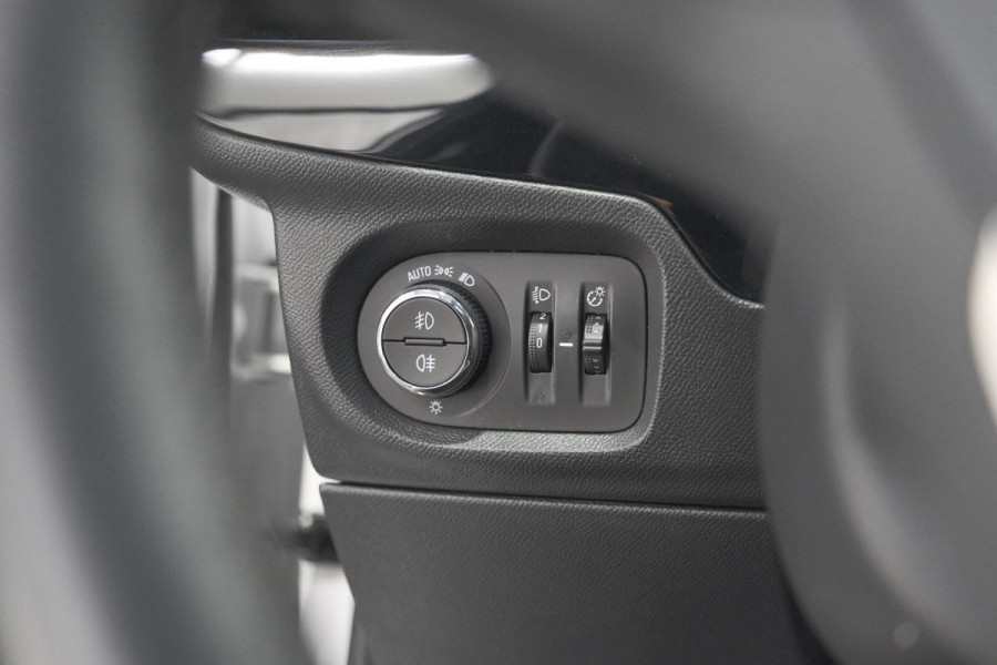 Opel Corsa 1.2 Turbo 100 Ultimate | Panoramadak | Camera | Dodehoekdetectie | Apple Carplay