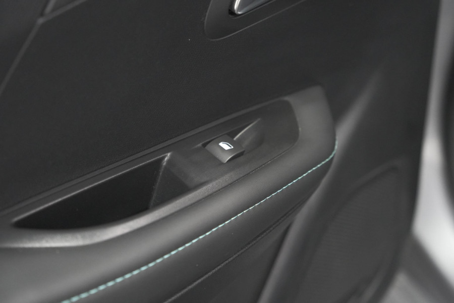 Peugeot 208 PureTech 100 Allure Pack | Camera | Adaptieve Cruise Control | Apple Carplay | Stoelverwarming