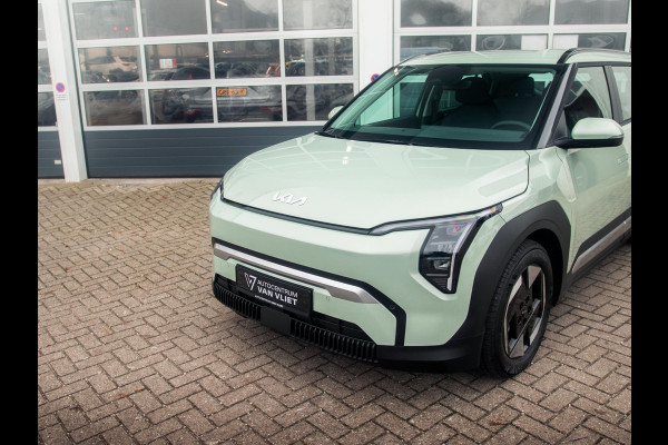 Kia EV3 Air 58.3 kWh | Direct beschikbaar | Navi | 17"| Cruise controle | Climate