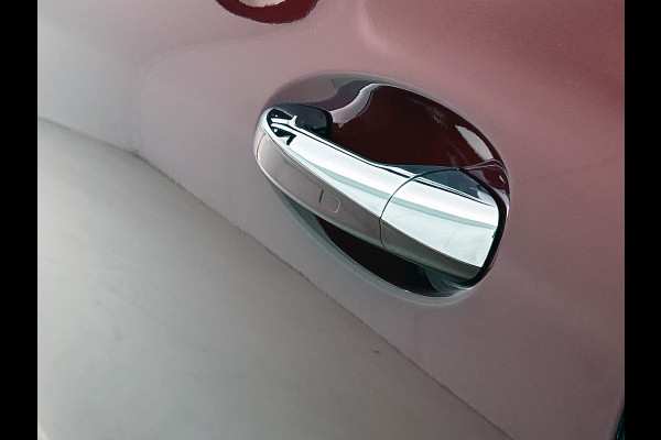 Mercedes-Benz GLA 250 e AMG Plug-In Hybride Panoramadak | 5 spaaks lichtmetalen velgen | elect. bed. Voorstoelen met memory | Trekhaak wegklapbaar | Navigatie | Parkig support met camera achter Inclusief 24 maanden Mercedes-Benz Certified garantie voor Europa.