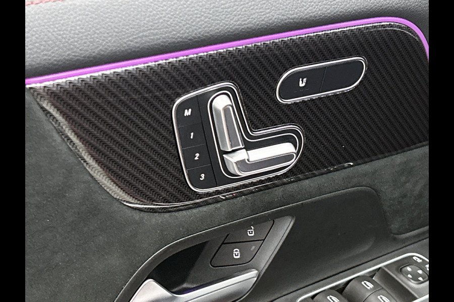 Mercedes-Benz GLA 250 e AMG Plug-In Hybride Panoramadak | 5 spaaks lichtmetalen velgen | elect. bed. Voorstoelen met memory | Trekhaak wegklapbaar | Navigatie | Parkig support met camera achter Inclusief 24 maanden Mercedes-Benz Certified garantie voor Europa.